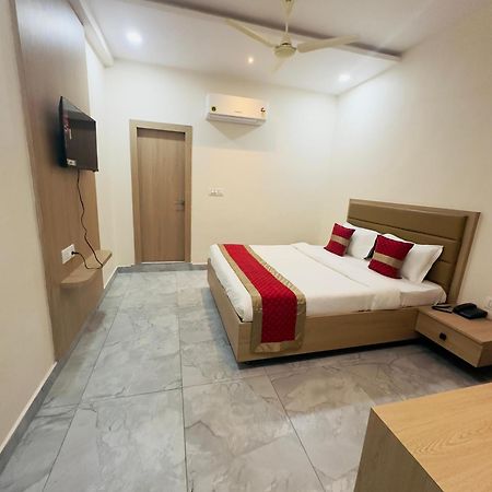 Hotel Raga Karimnagar Dış mekan fotoğraf