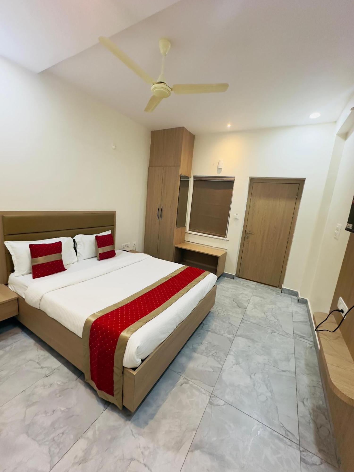 Hotel Raga Karimnagar Dış mekan fotoğraf
