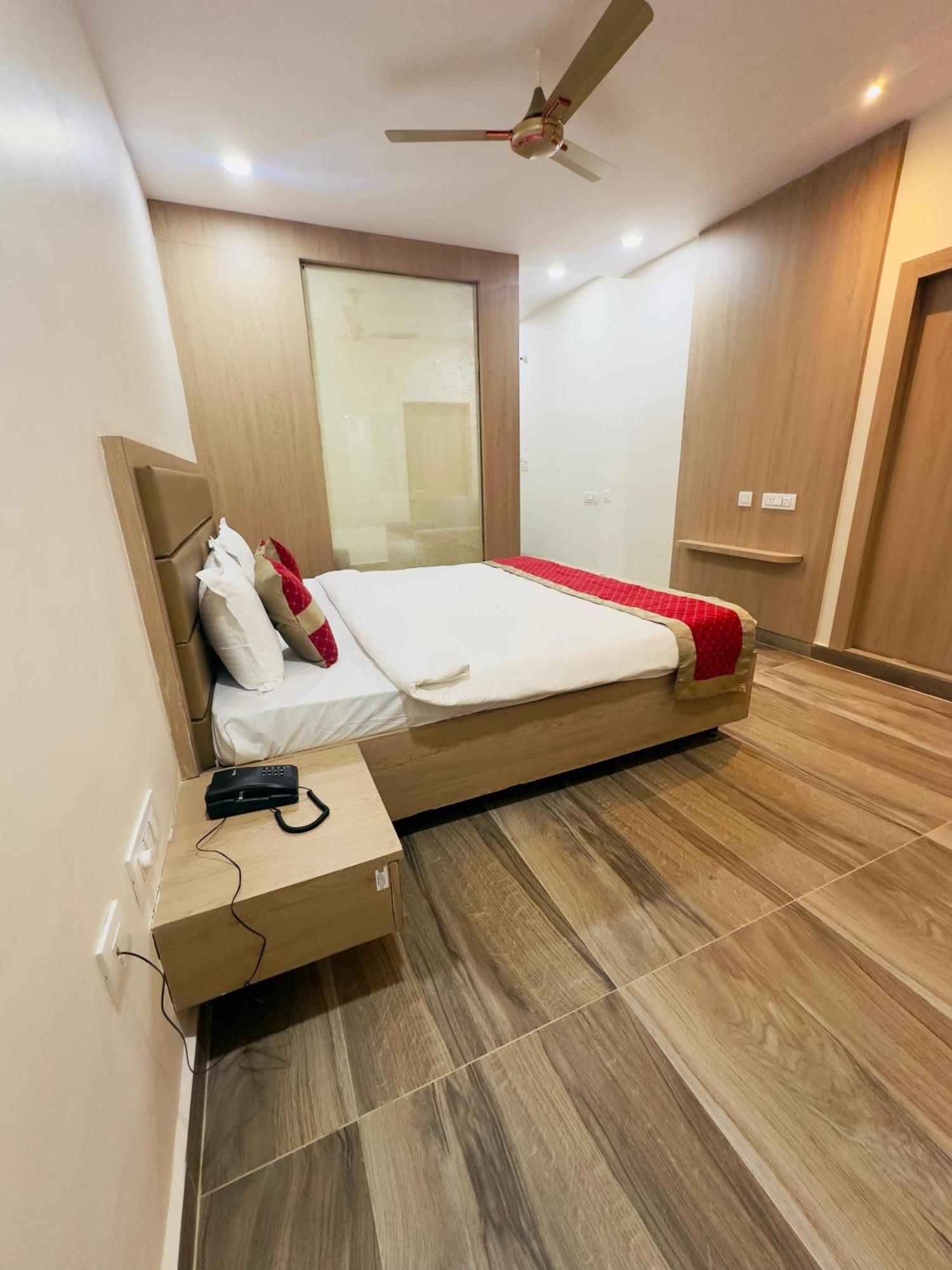Hotel Raga Karimnagar Dış mekan fotoğraf